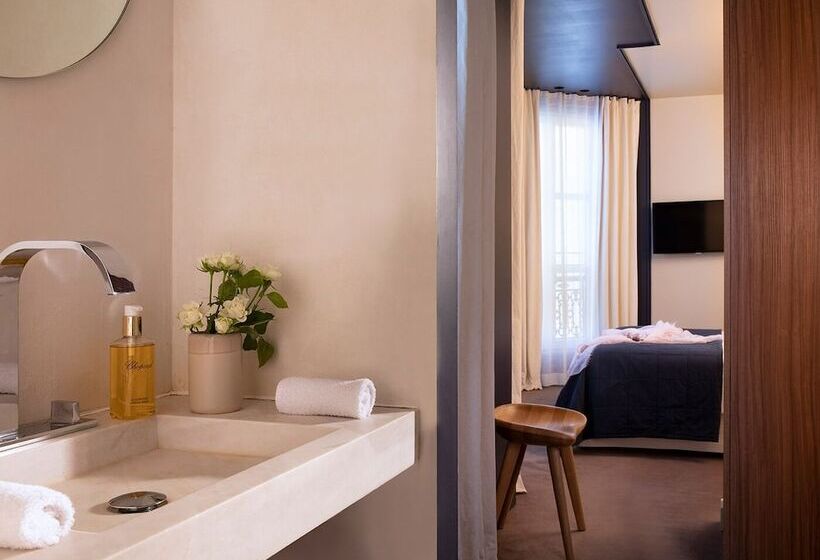 クラシックルーム, De Nell