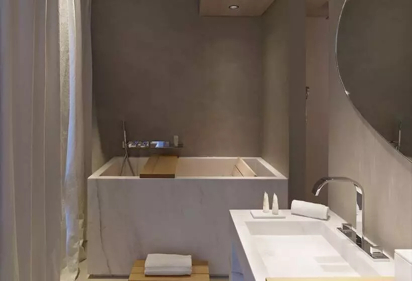 Deluxe Zimmer, De Nell