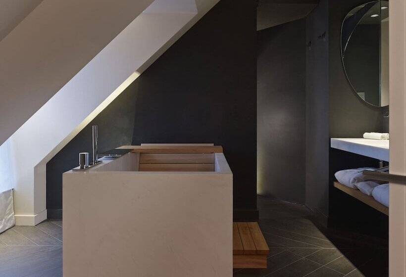 デラックスルーム, De Nell