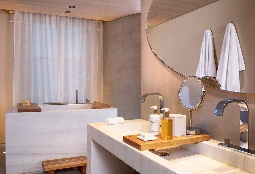 プレステージルーム, De Nell