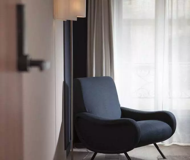 Prestige Zimmer, De Nell