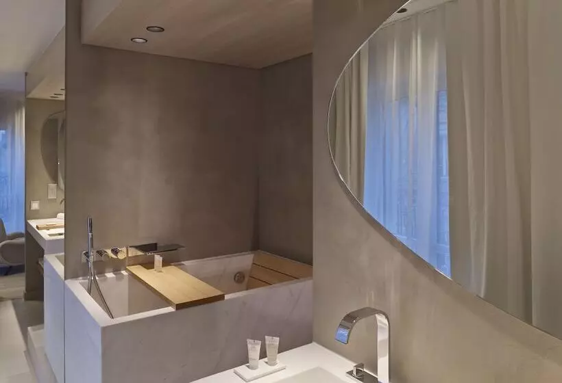 Junior Suite, De Nell