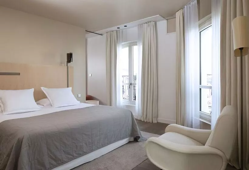 Junior Suite, De Nell
