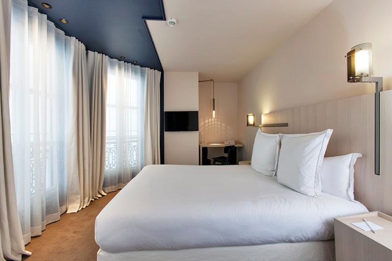 クラシックルーム, De Nell