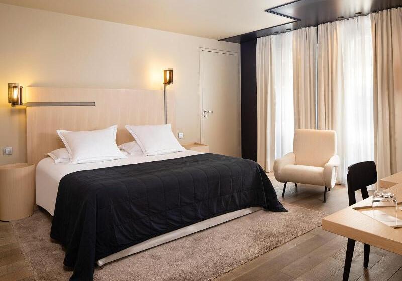 プレステージルーム, De Nell