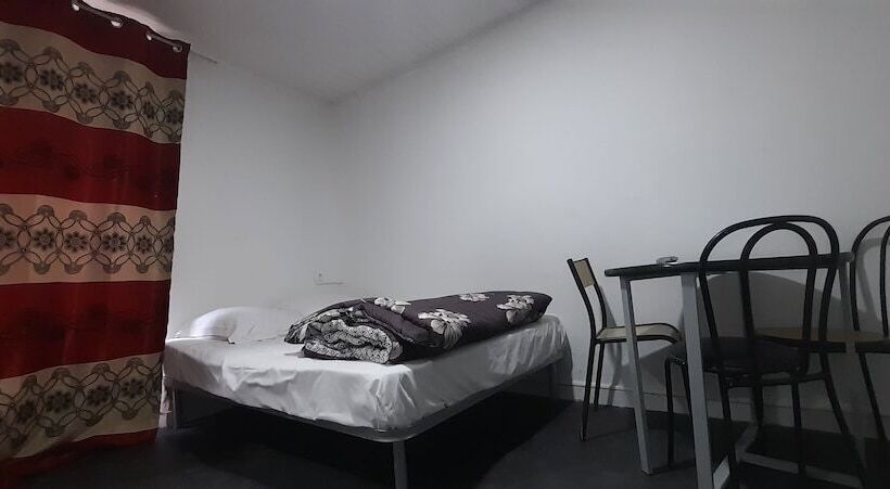 エコノミールーム, Des Andelys