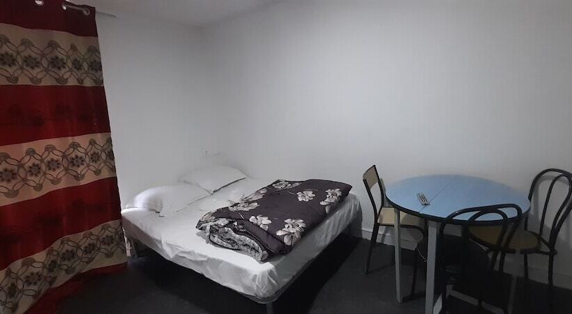 エコノミールーム, Des Andelys