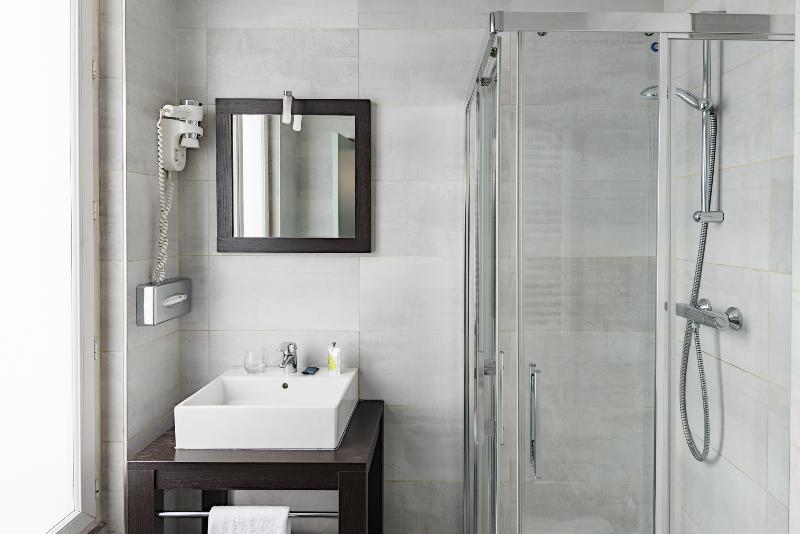 غرفة عائلية, Grand Hôtel Clichy Paris