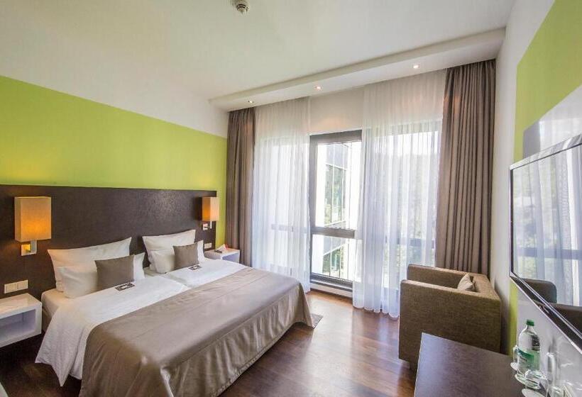 标准间, Im Schulhaus