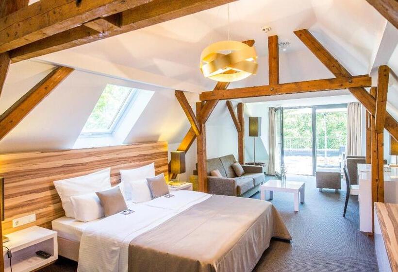 带露台的套间, Im Schulhaus