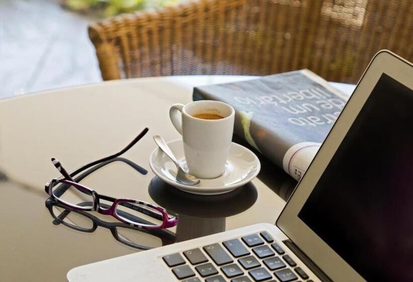 חדר סטנדרט לשלושה, Intercity Manaus