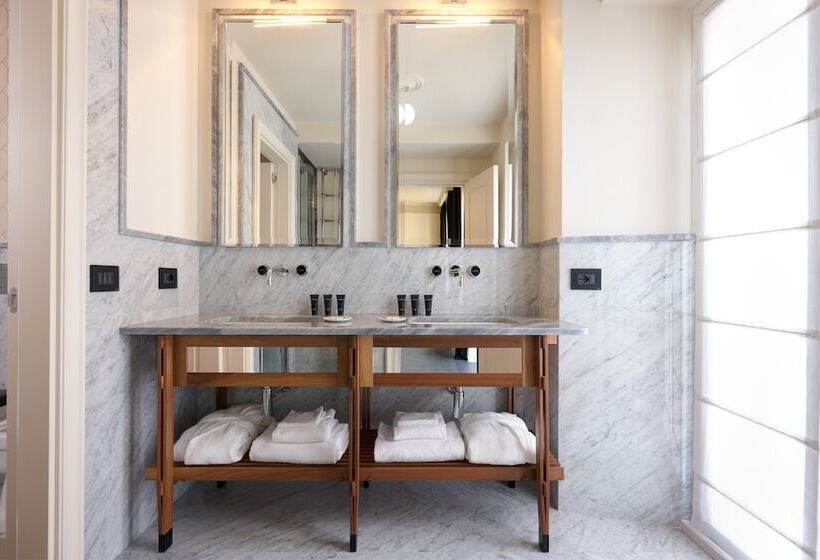 اتاق لوکس, Le Rêve De Naim Roma