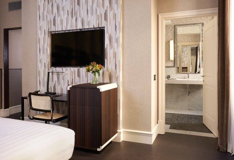 اتاق لوکس, Le Rêve De Naim Roma