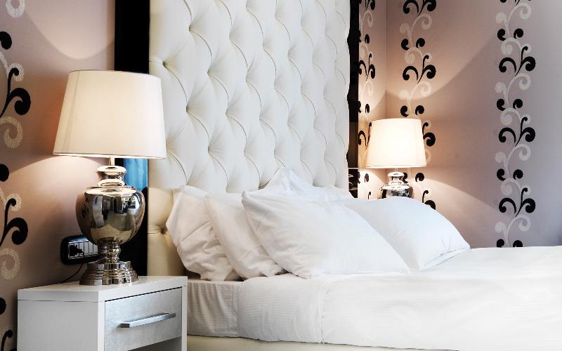 اتاق لوکس, Le Rêve De Naim Roma