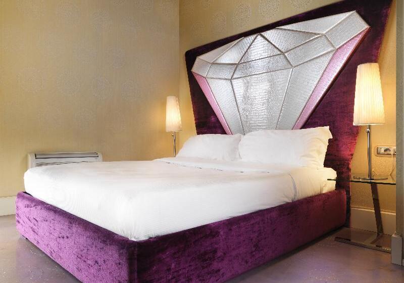 اتاق لوکس, Le Rêve De Naim Roma