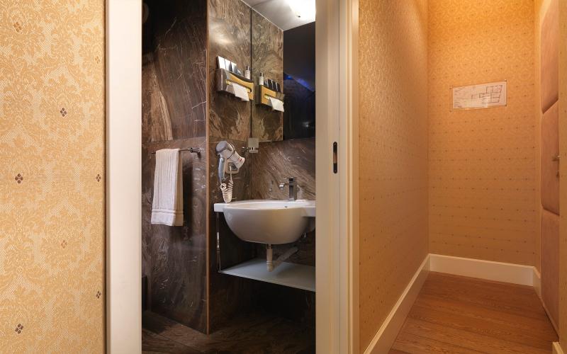 اتاق استاندارد, Le Rêve De Naim Roma