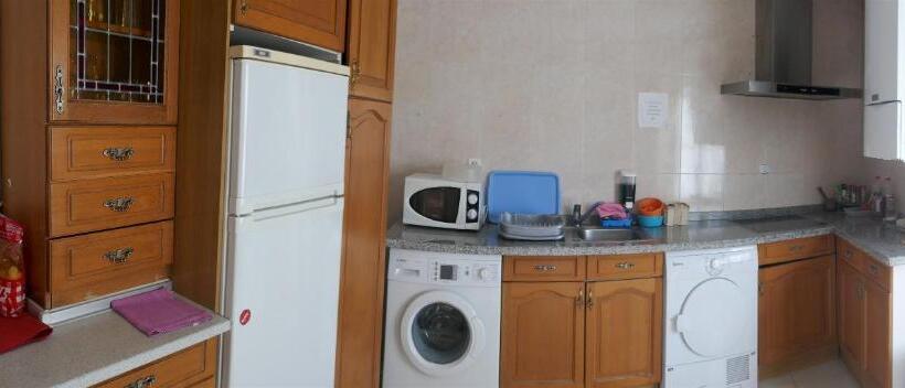 חדר סטנדרט לשלושה, Pensión Sandoval