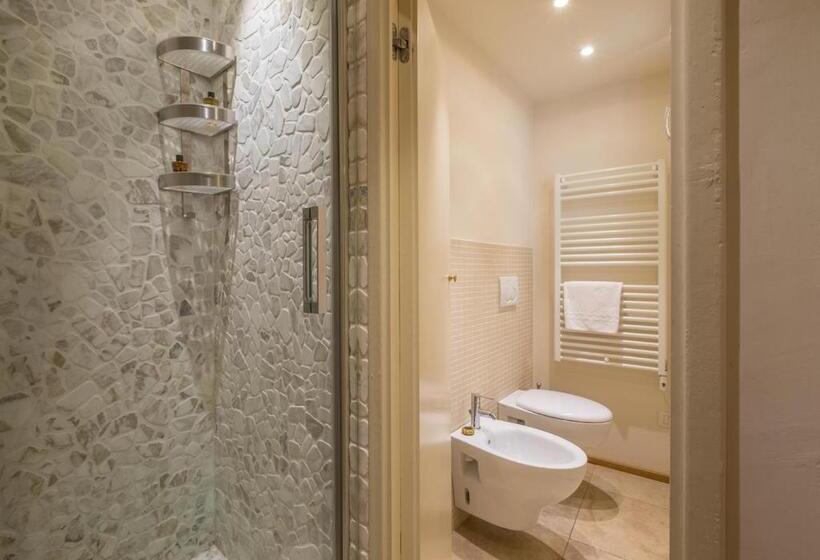 استودیوی کلاسیک, Relais Piazza Signoria