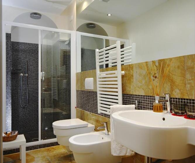 استودیوی لوکس, Relais Piazza Signoria