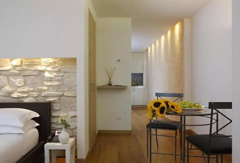 استودیوی لوکس, Relais Piazza Signoria