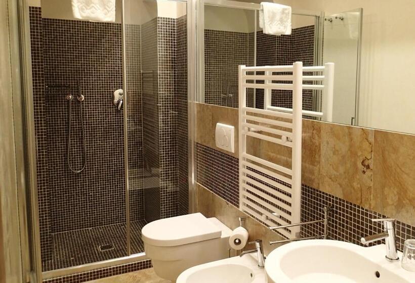 استودیوی لوکس, Relais Piazza Signoria