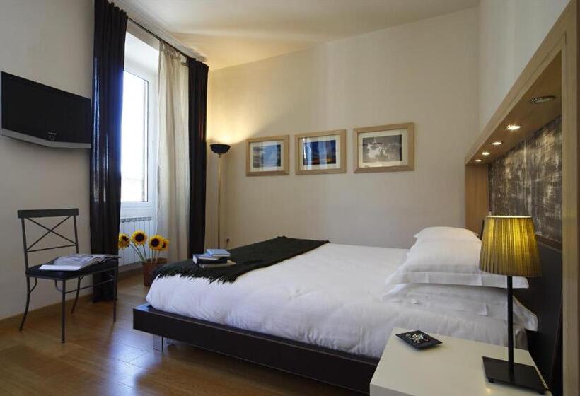 استودیوی لوکس, Relais Piazza Signoria