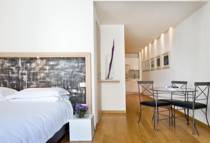 استودیوی لوکس, Relais Piazza Signoria