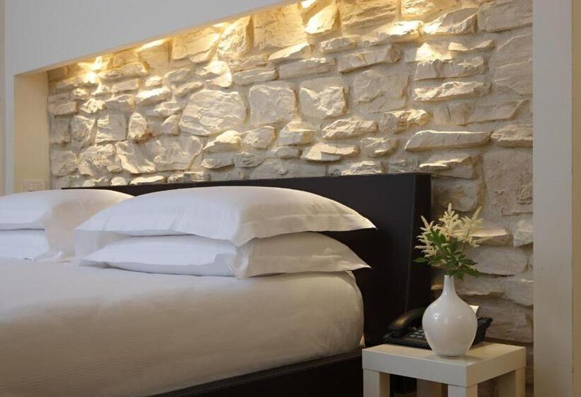 استودیوی لوکس, Relais Piazza Signoria