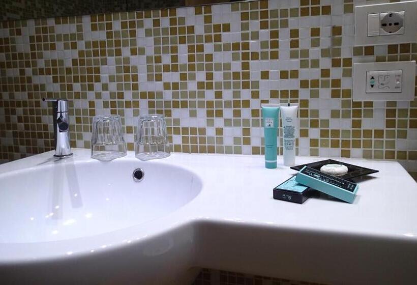 استودیوی لوکس, Relais Piazza Signoria