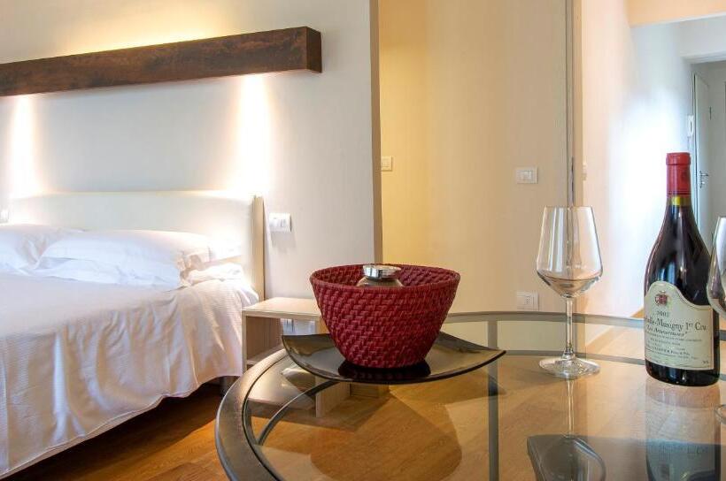 استودیوی لوکس, Relais Piazza Signoria