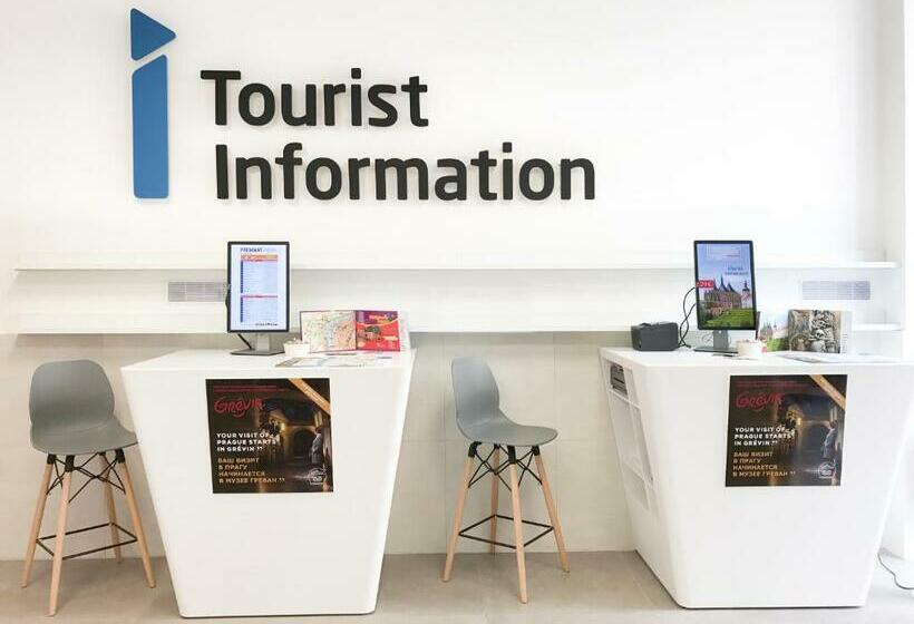 استودیوی استاندارد, Royal Court Legerova