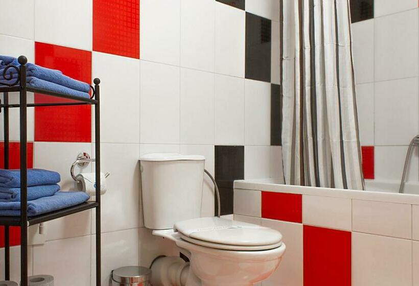 استودیوی استاندارد, Royal Court Legerova