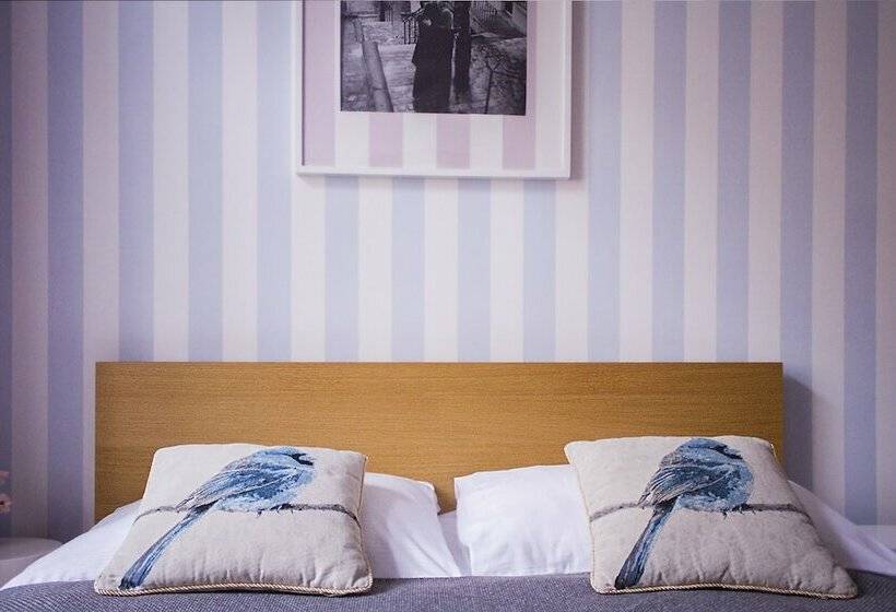 استودیوی استاندارد, Royal Court Legerova