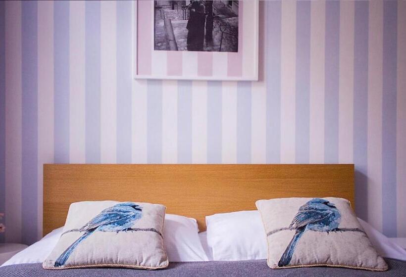 استودیوی استاندارد, Royal Court Legerova