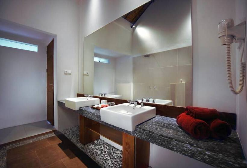 别墅: 1间卧室带游泳池, Aston Sunset Beach Resort  Gili Trawangan