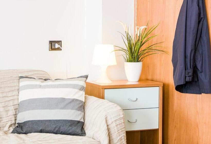 Estudio Estàndard, Casa Temporanea