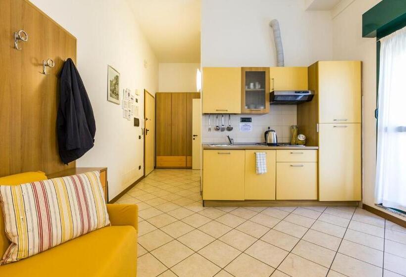 Estudio Estàndard, Casa Temporanea