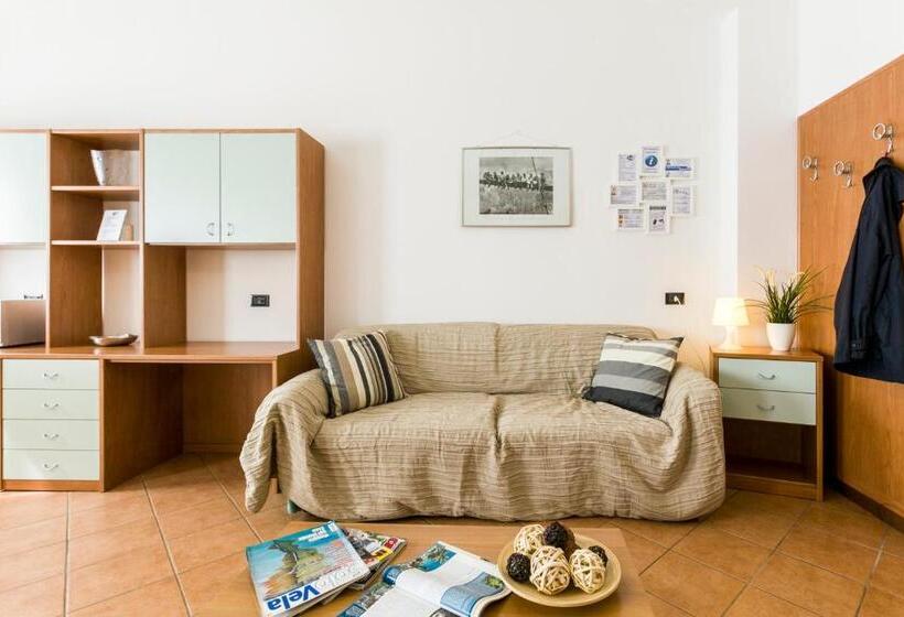 Estudio Estàndard, Casa Temporanea