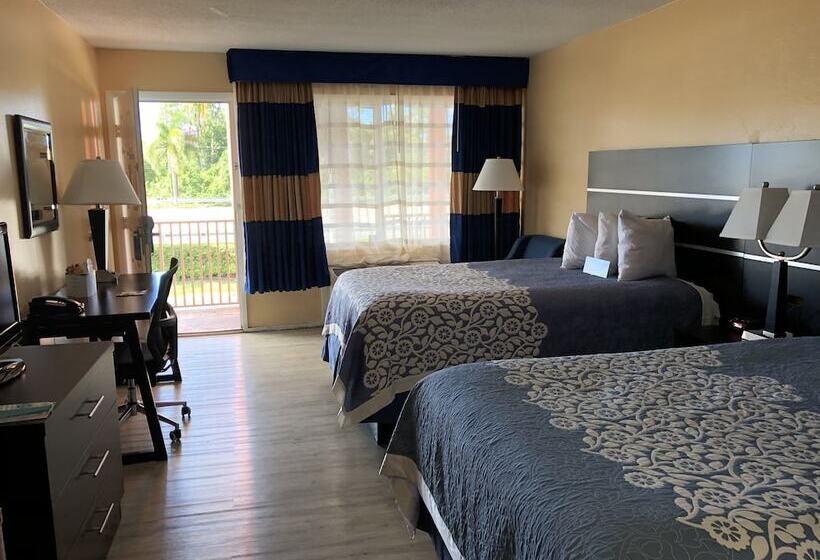 Номер Стандарт 2 Двуспальные Кровати, Days Inn By Wyndham Fort Myers Springs Resort