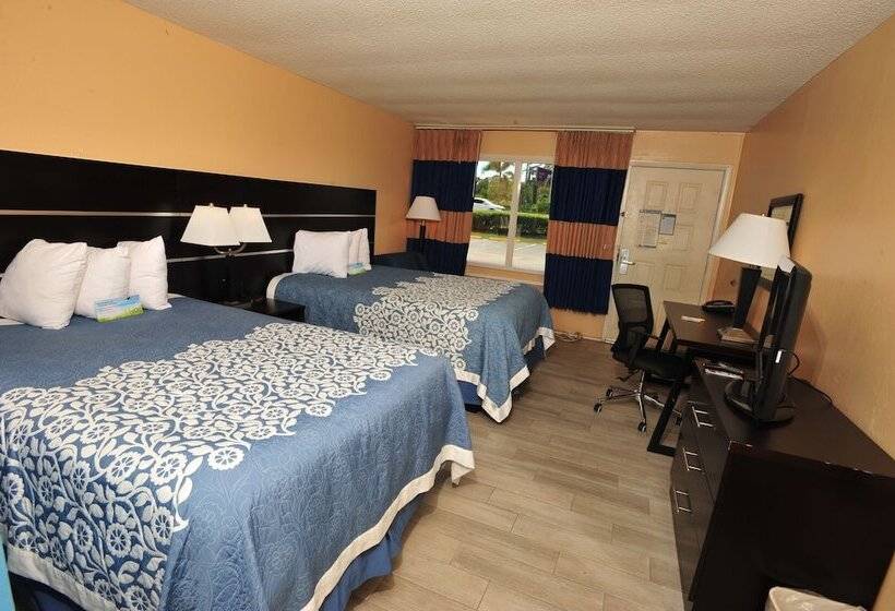 Номер Стандарт 2 Двуспальные Кровати, Days Inn By Wyndham Fort Myers Springs Resort