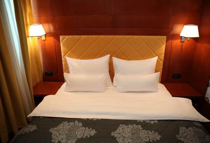 سوییت جونیور, Garni Hotel Aleksandar