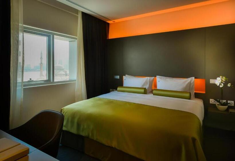 اتاق پرمیوم, 72 Sharjah Waterfront