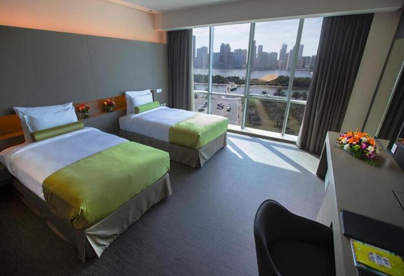 سوییت جونیور, 72 Sharjah Waterfront