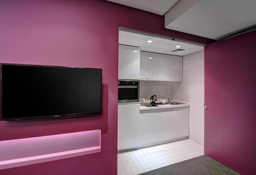 سوییت خانوادگی, 72 Sharjah Waterfront