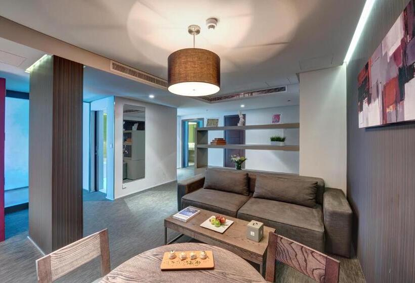 Люкс Семейный 2 Спальни, 72 Sharjah Waterfront