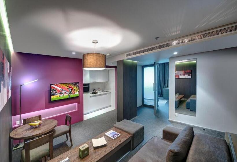 سوئیت خانواده 2 خوابه, 72 Sharjah Waterfront