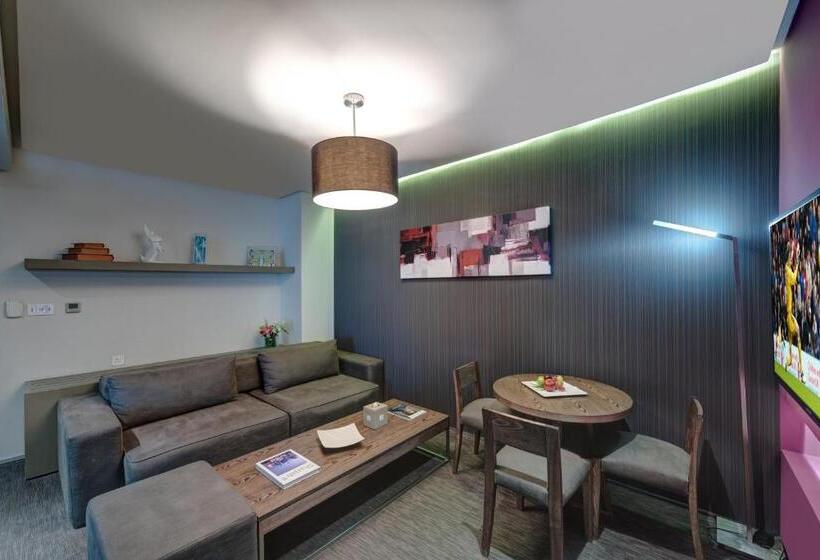 سوئیت خانواده 2 خوابه, 72 Sharjah Waterfront