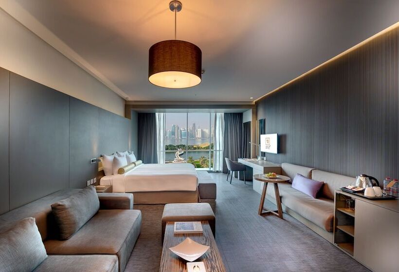 اتاق پرمیوم, 72 Sharjah Waterfront