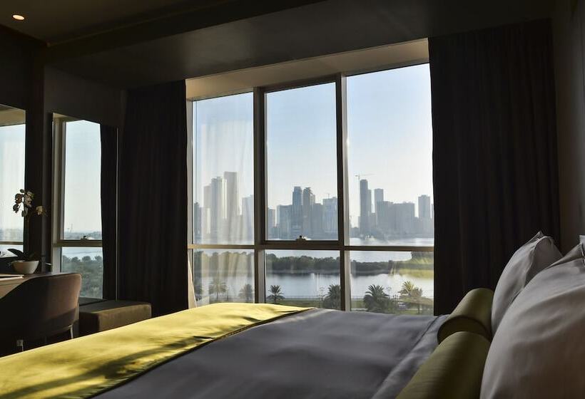 اتاق پرمیوم, 72 Sharjah Waterfront