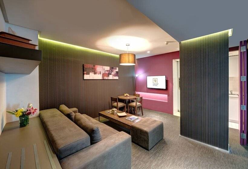 سوییت خانوادگی, 72 Sharjah Waterfront